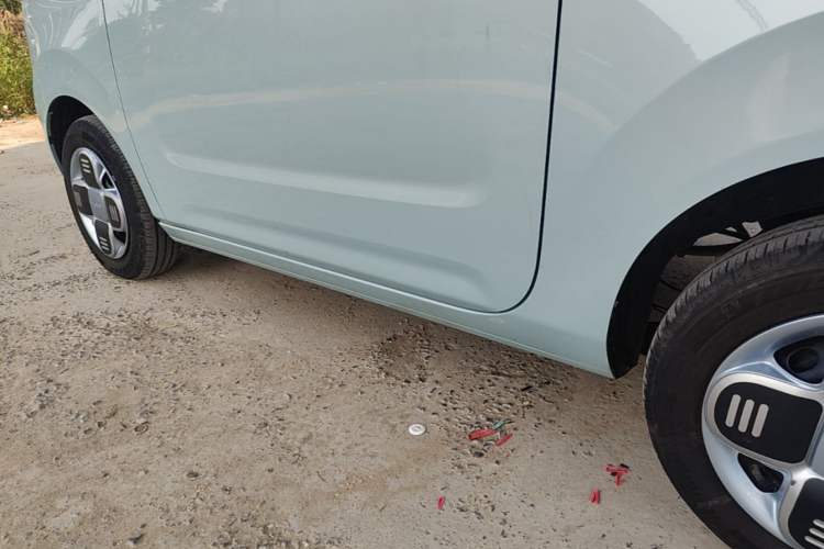 Used Geely Galaxy Panda 2024 Panda Mini 200km Endurance Bear Left Side Sill