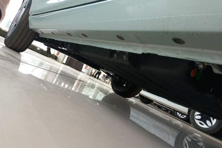 Used Geely Galaxy Panda 2024 Panda Mini 200km Endurance Bear Left Side Sill