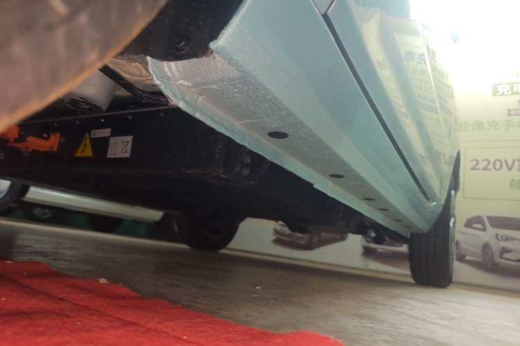Used Geely Galaxy Panda 2024 Panda Mini 200km Endurance Bear Left Side Sill