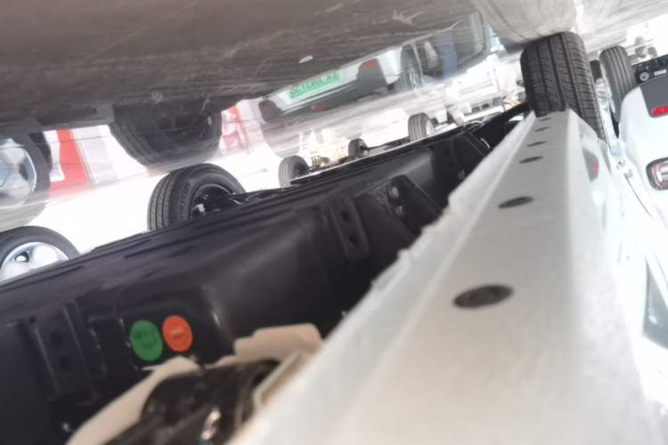 Used Geely Galaxy Panda 2024 Panda Mini 200km Endurance Bear Left Side Sill