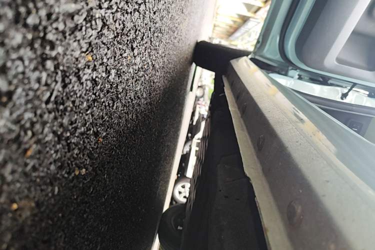 Used Geely Galaxy Panda 2024 Panda Mini 200km Endurance Bear Left Side Sill