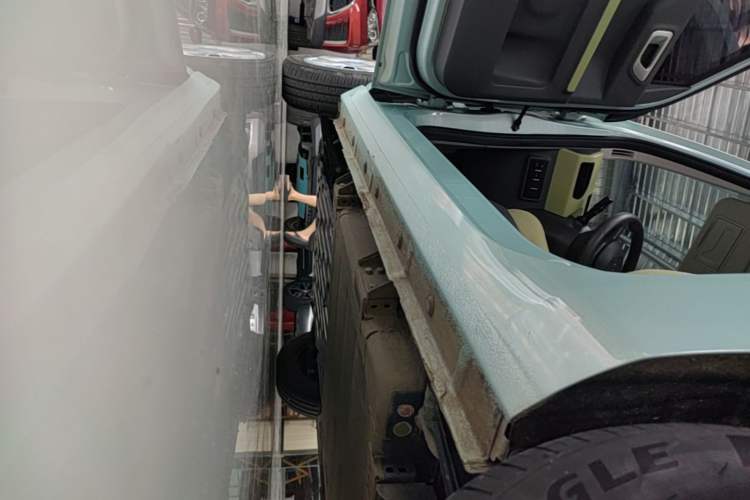 Used Geely Galaxy Panda 2024 Panda Mini 200km Endurance Bear Left Side Sill