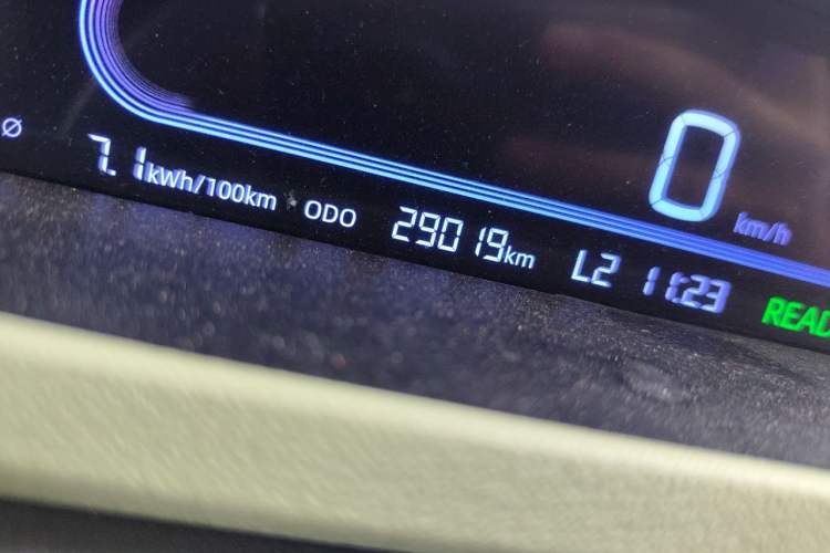 Used Geely Galaxy Panda 2024 Panda Mini 200km Endurance Bear Odometer Close Up