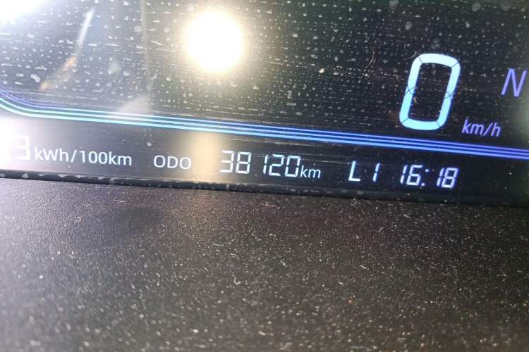 Used Geely Galaxy Panda 2024 Panda Mini 200km Endurance Bear Odometer Close Up