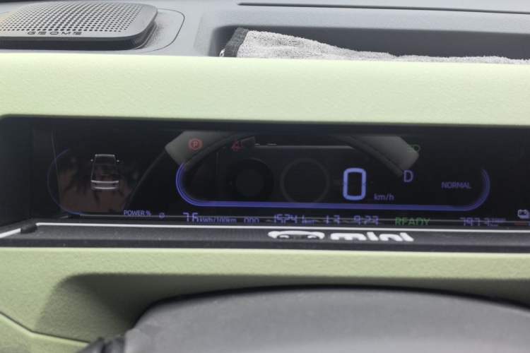 Used Geely Galaxy Panda 2024 Panda Mini 200km Endurance Bear Odometer Close Up