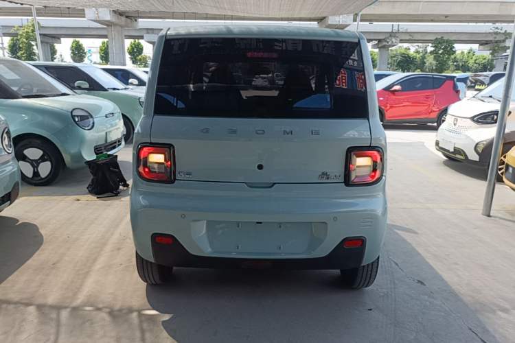 Used Geely Galaxy Panda 2024 Panda Mini 200km Endurance Bear Rear