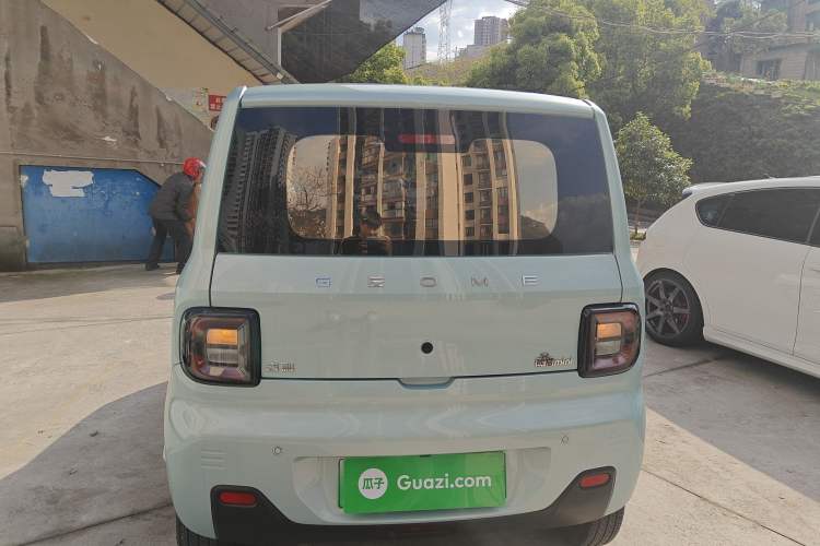 Used Geely Galaxy Panda 2024 Panda Mini 200km Endurance Bear Rear
