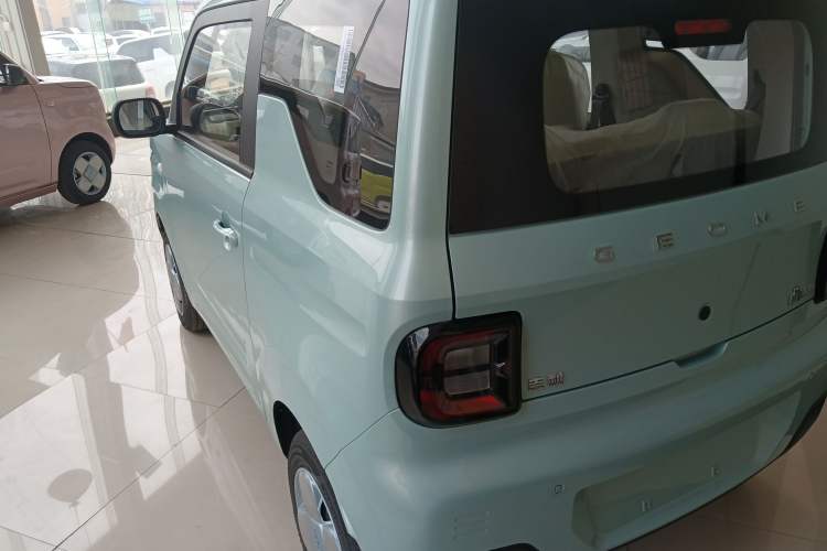 Used Geely Galaxy Panda 2024 Panda Mini 200km Endurance Bear Rear Left 45 Deg