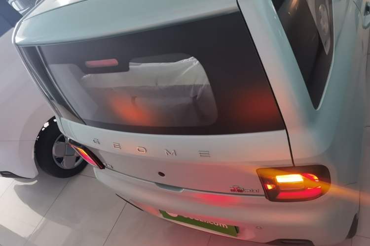 Used Geely Galaxy Panda 2024 Panda Mini 200km Endurance Bear Rear