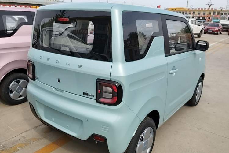 Used Geely Galaxy Panda 2024 Panda Mini 200km Endurance Bear Rear Right 45 Deg