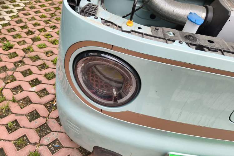 Used Geely Galaxy Panda 2024 Panda Mini 200km Endurance Bear Right Front Headlight