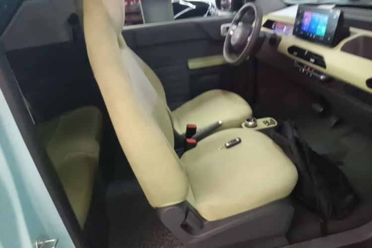 Used Geely Galaxy Panda 2024 Panda Mini 200km Endurance Bear Right Front Seat