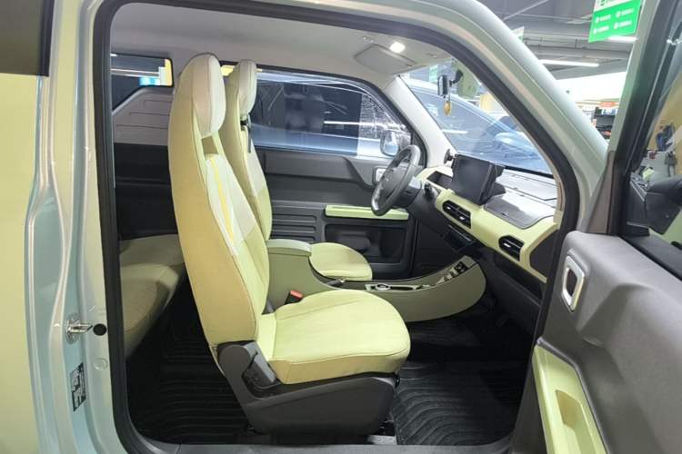 Used Geely Galaxy Panda 2024 Panda Mini 200km Endurance Bear Right Front Seat