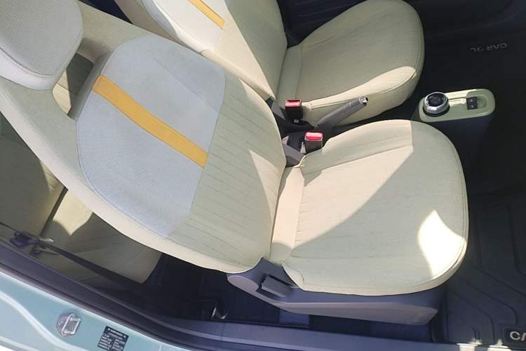 Used Geely Galaxy Panda 2024 Panda Mini 200km Endurance Bear Right Front Seat