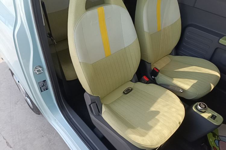 Used Geely Galaxy Panda 2024 Panda Mini 200km Endurance Bear Right Front Seat