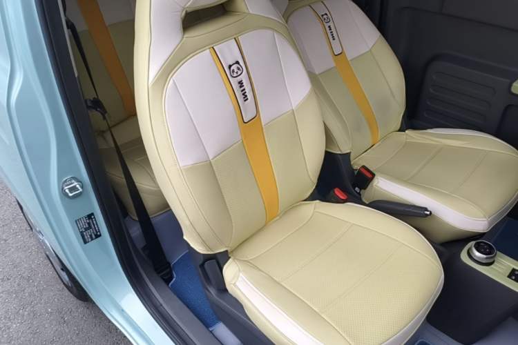 Used Geely Galaxy Panda 2024 Panda Mini 200km Endurance Bear Right Front Seat