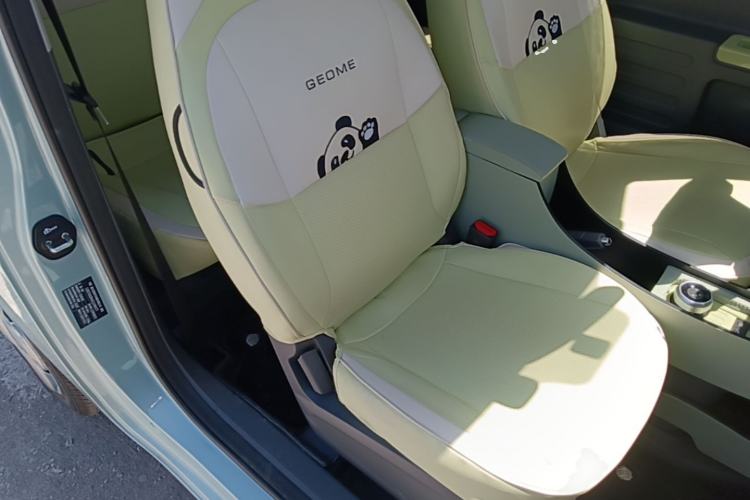 Used Geely Galaxy Panda 2024 Panda Mini 200km Endurance Bear Right Front Seat