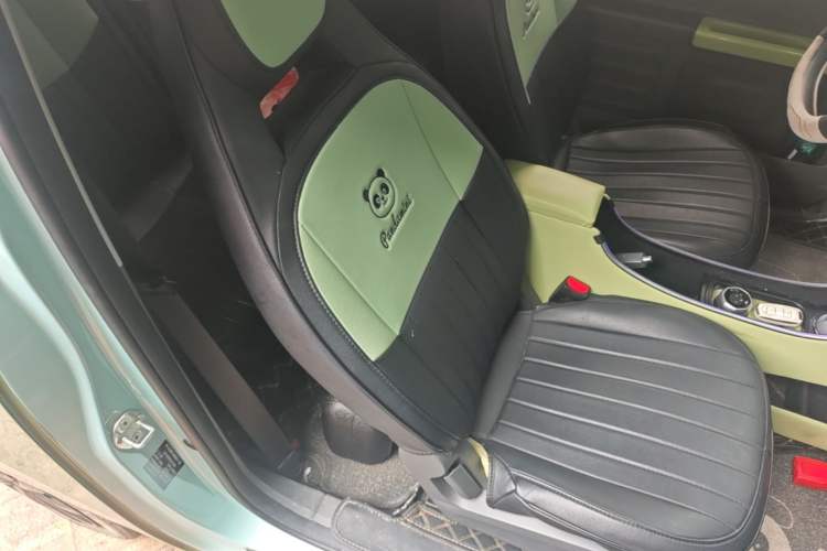 Used Geely Galaxy Panda 2024 Panda Mini 200km Endurance Bear Right Front Seat