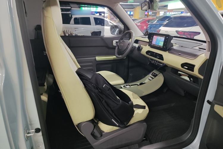 Used Geely Galaxy Panda 2024 Panda Mini 200km Endurance Bear Right Front Seat