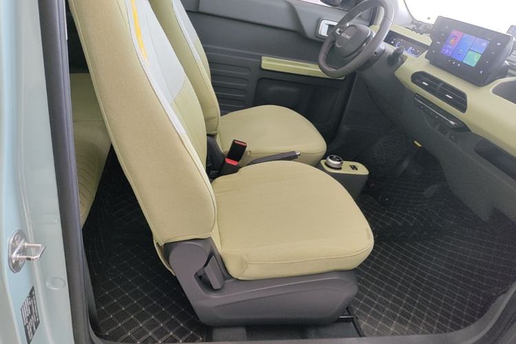 Used Geely Galaxy Panda 2024 Panda Mini 200km Endurance Bear Right Front Seat