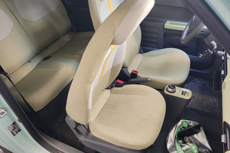 Used Geely Galaxy Panda 2024 Panda Mini 200km Endurance Bear Right Front Seat