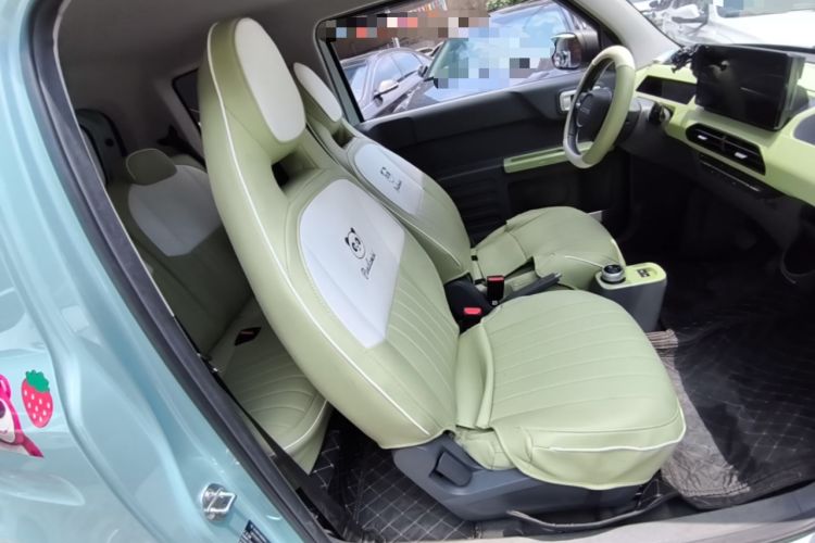 Used Geely Galaxy Panda 2024 Panda Mini 200km Endurance Bear Right Front Seat