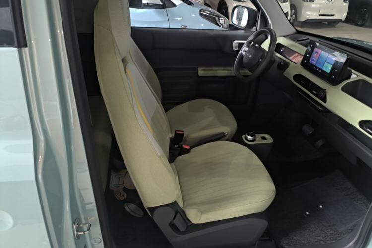 Used Geely Galaxy Panda 2024 Panda Mini 200km Endurance Bear Right Front Seat