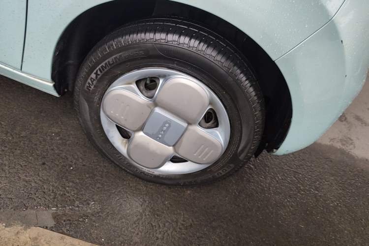 Used Geely Galaxy Panda 2024 Panda Mini 200km Endurance Bear Right Front Wheel Hub
