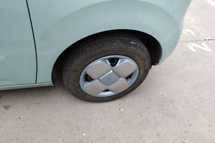 Used Geely Galaxy Panda 2024 Panda Mini 200km Endurance Bear Right Front Wheel Hub