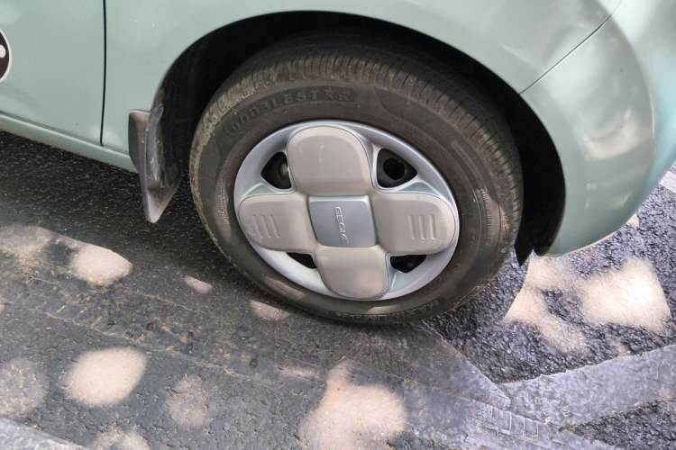 Used Geely Galaxy Panda 2024 Panda Mini 200km Endurance Bear Right Front Wheel Hub