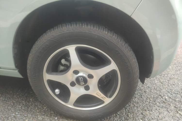 Used Geely Galaxy Panda 2024 Panda Mini 200km Endurance Bear Right Front Wheel Hub