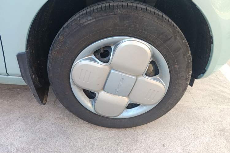 Used Geely Galaxy Panda 2024 Panda Mini 200km Endurance Bear Right Front Wheel Hub