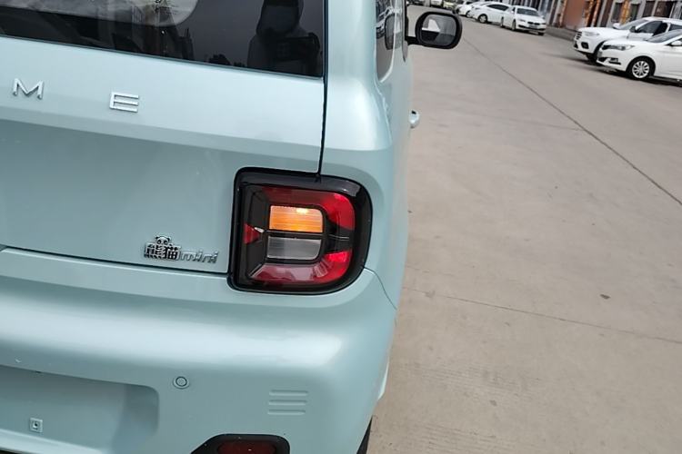 Used Geely Galaxy Panda 2024 Panda Mini 200km Endurance Bear Right Rear Taillight