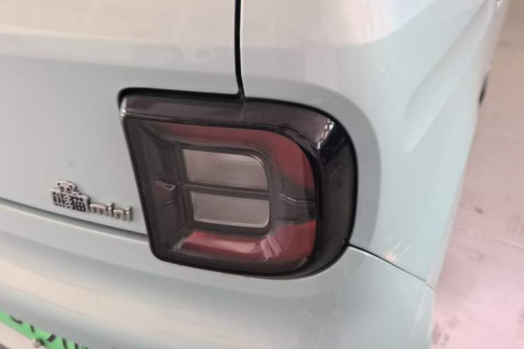 Used Geely Galaxy Panda 2024 Panda Mini 200km Endurance Bear Right Rear Taillight