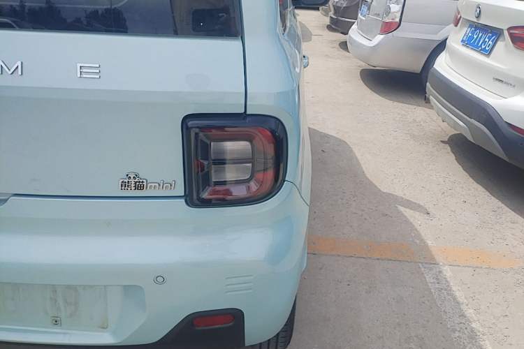 Used Geely Galaxy Panda 2024 Panda Mini 200km Endurance Bear Right Rear Taillight