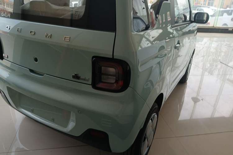 Used Geely Galaxy Panda 2024 Panda Mini 200km Endurance Bear Right Rear Taillight