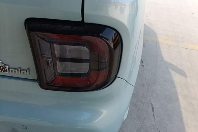 Used Geely Galaxy Panda 2024 Panda Mini 200km Endurance Bear Right Rear Taillight