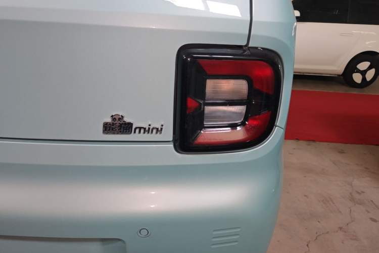 Used Geely Galaxy Panda 2024 Panda Mini 200km Endurance Bear Right Rear Taillight