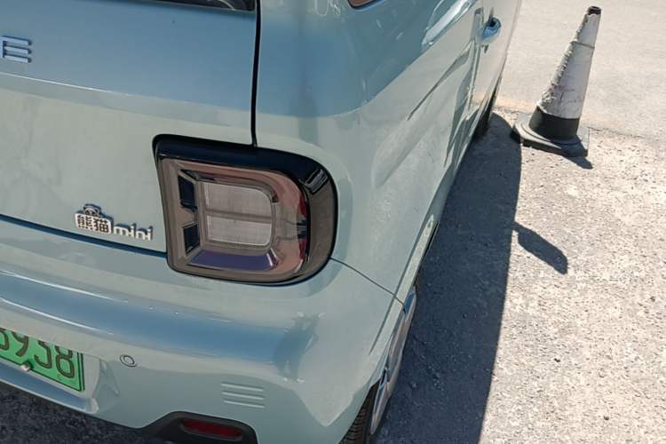 Used Geely Galaxy Panda 2024 Panda Mini 200km Endurance Bear Right Rear Taillight