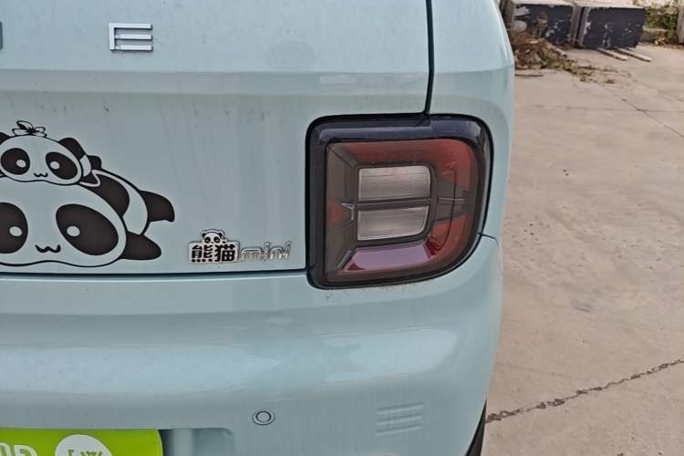 Used Geely Galaxy Panda 2024 Panda Mini 200km Endurance Bear Right Rear Taillight