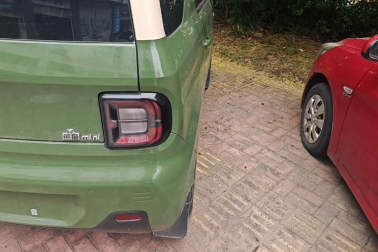 Used Geely Galaxy Panda 2024 Panda Mini 200km Endurance Bear Right Rear Taillight