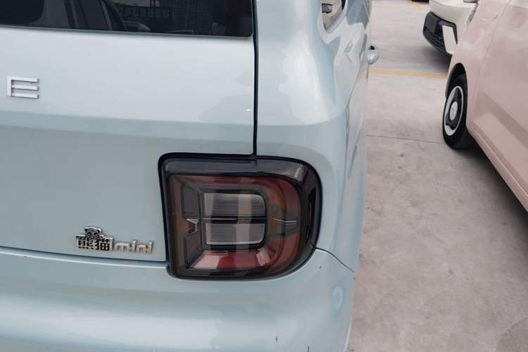 Used Geely Galaxy Panda 2024 Panda Mini 200km Endurance Bear Right Rear Taillight