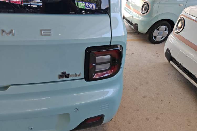 Used Geely Galaxy Panda 2024 Panda Mini 200km Endurance Bear Right Rear Taillight