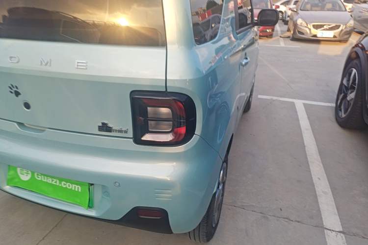 Used Geely Galaxy Panda 2024 Panda Mini 200km Endurance Bear Right Rear Taillight