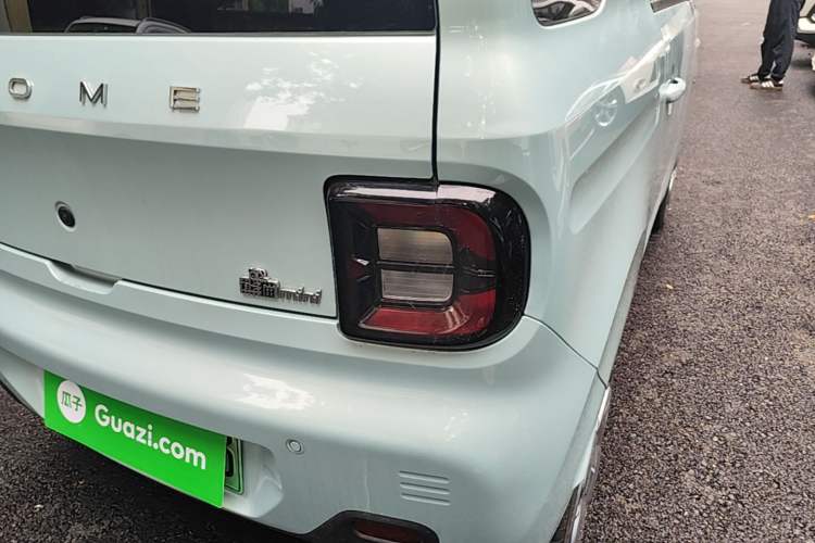 Used Geely Galaxy Panda 2024 Panda Mini 200km Endurance Bear Right Rear Taillight