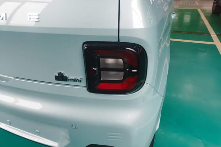 Used Geely Galaxy Panda 2024 Panda Mini 200km Longteng PRO Edition Right Rear Taillight