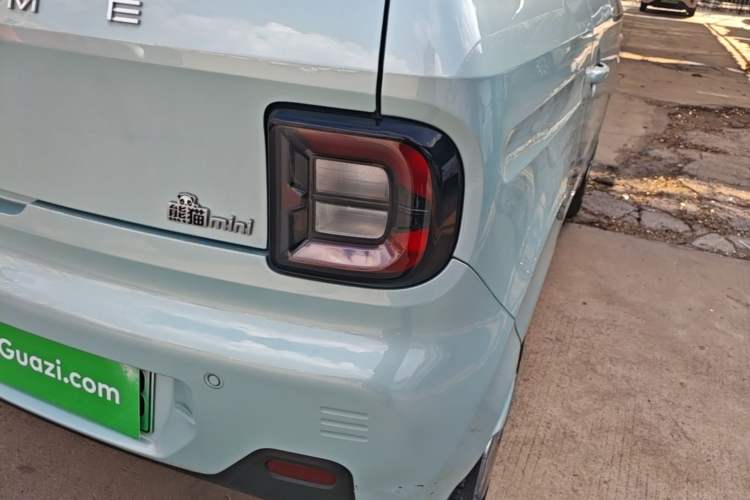 Used Geely Galaxy Panda 2024 Panda Mini 200km Endurance Bear Right Rear Taillight