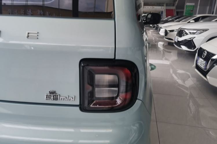 Used Geely Galaxy Panda 2024 Panda Mini 200km Endurance Bear Right Rear Taillight