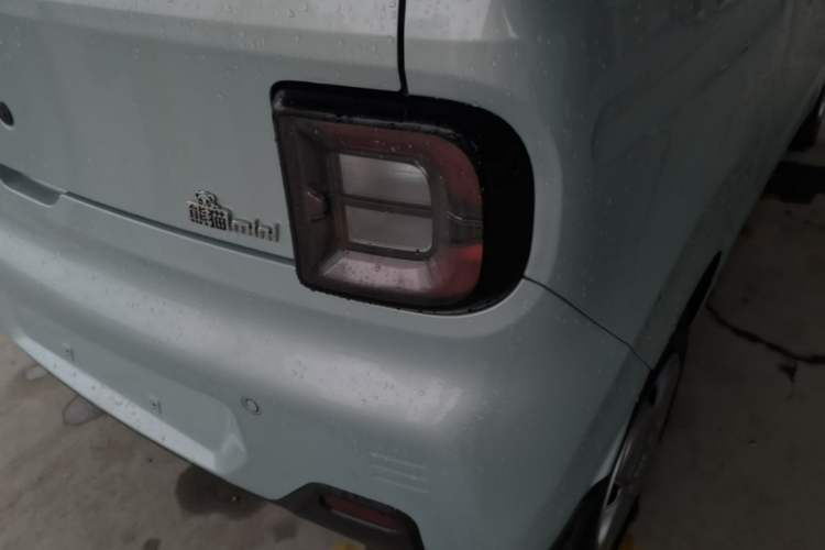 Used Geely Galaxy Panda 2024 Panda Mini 200km Endurance Bear Right Rear Taillight