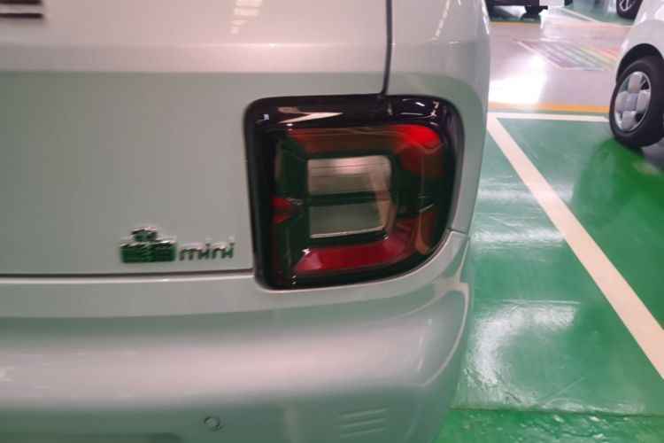 Used Geely Galaxy Panda 2024 Panda Mini 200km Longteng PRO Edition Right Rear Taillight